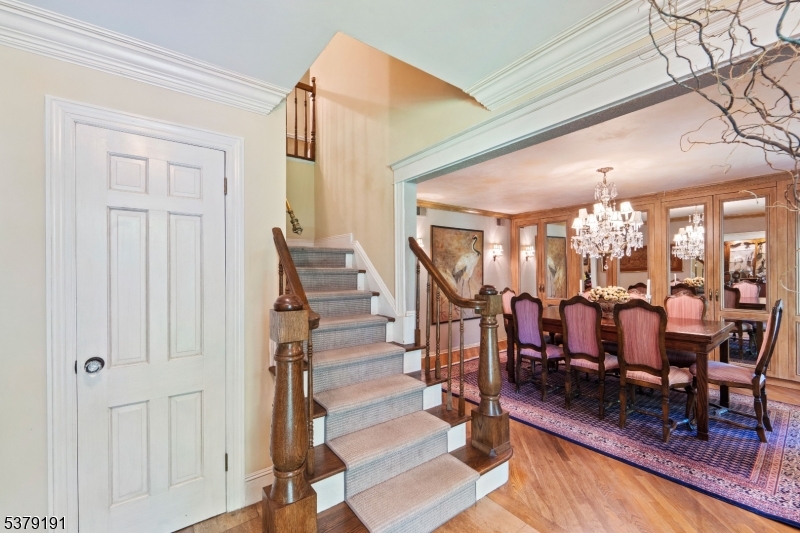 2 Canterbury Ct