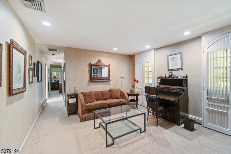 2 Canterbury Ct