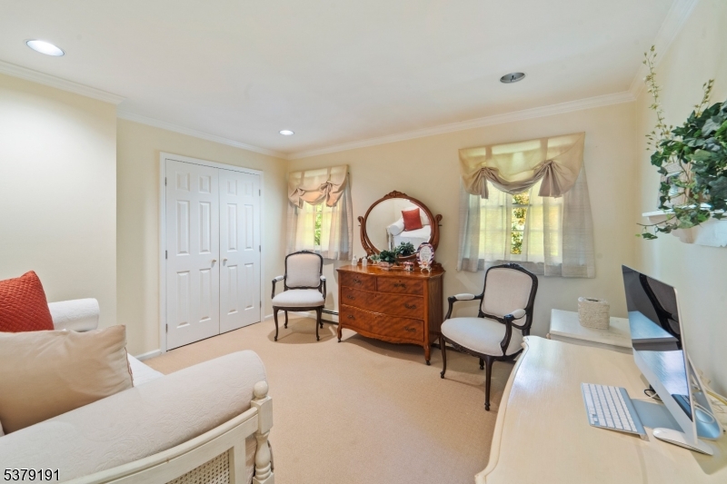 2 Canterbury Ct