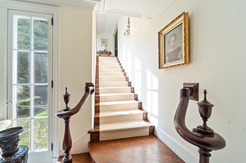 9 E Saddle River Rd