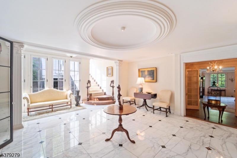 9 E Saddle River Rd
