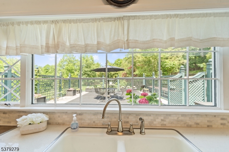 9 E Saddle River Rd