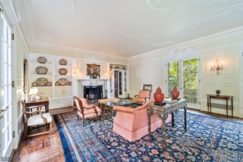 9 E Saddle River Rd