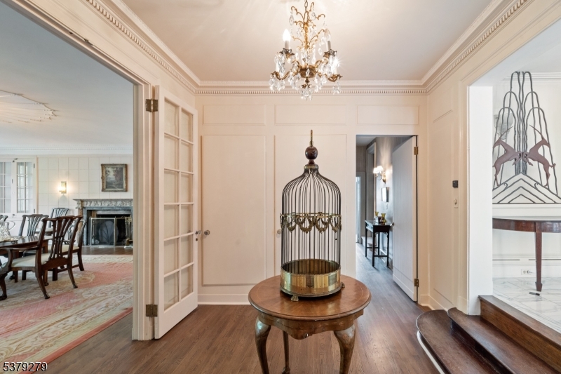 9 E Saddle River Rd