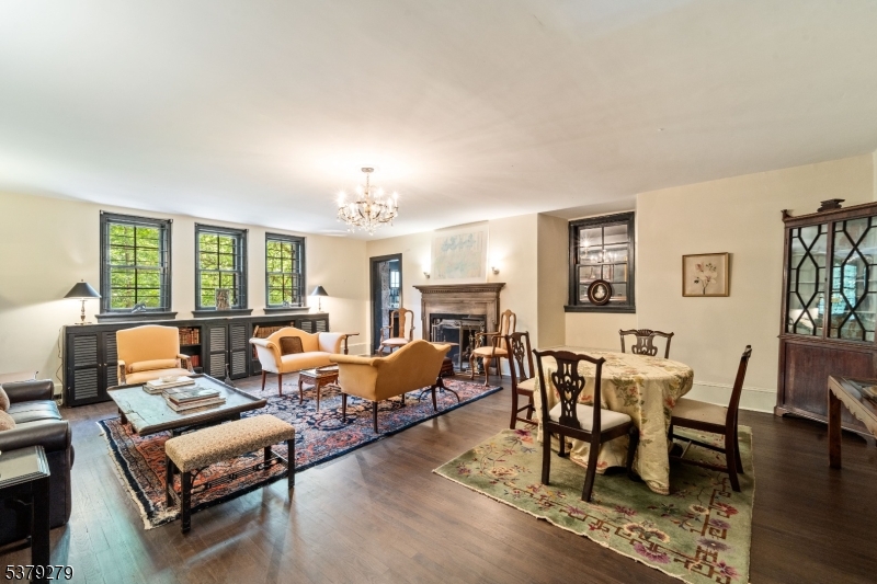 9 E Saddle River Rd