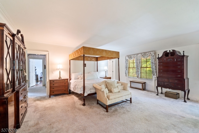 9 E Saddle River Rd