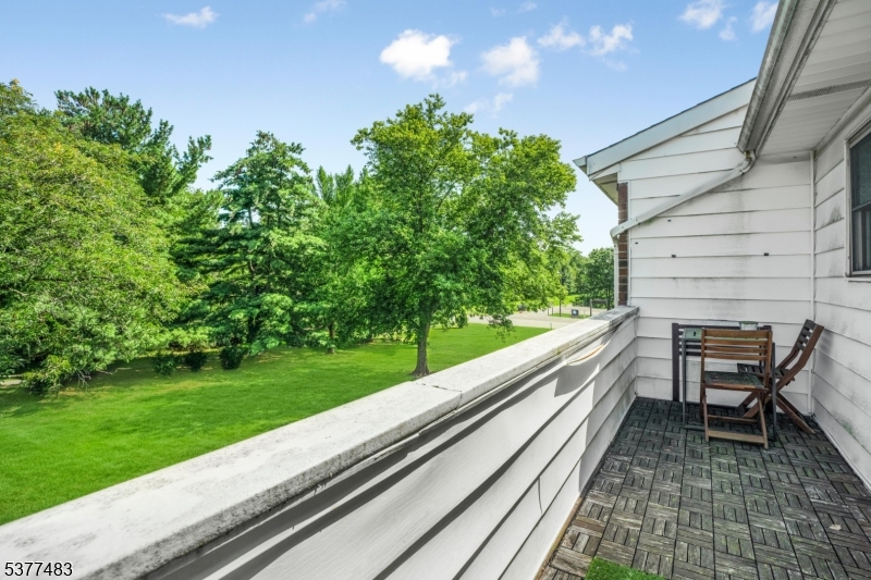 814 VICTORIA COURT