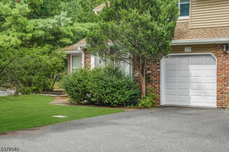 39 DRIFTWOOD DRIVE