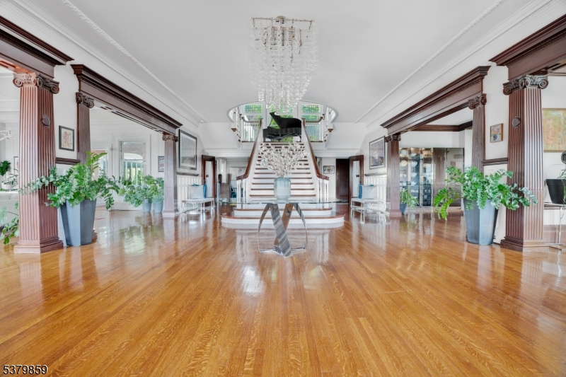 88 SOUTH MOUNTAIN AVENUE