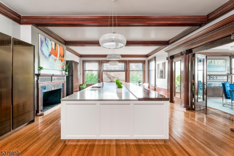 88 SOUTH MOUNTAIN AVENUE