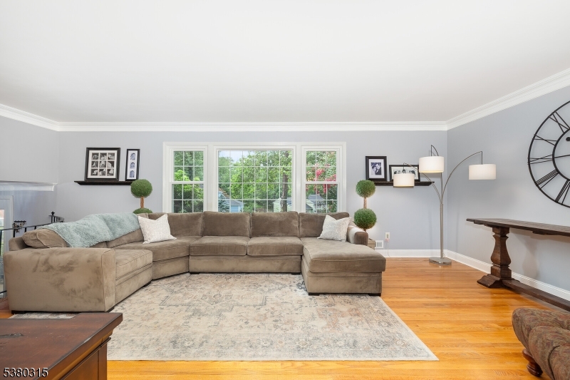 36 Sherbrook Dr