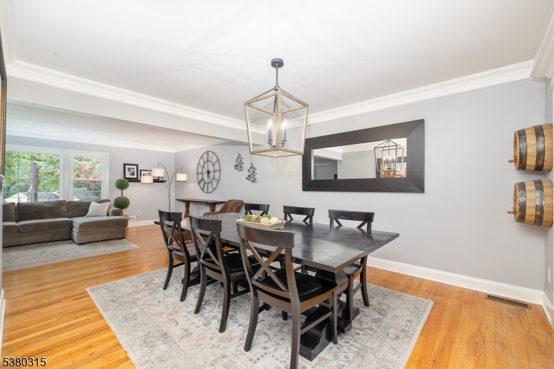 36 Sherbrook Dr