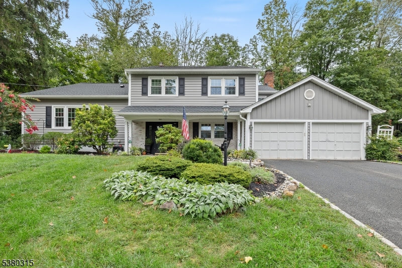 36 Sherbrook Dr