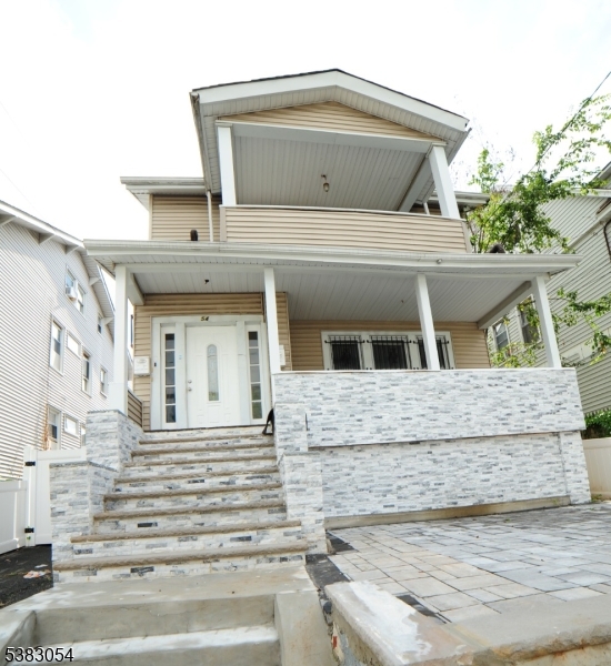 54 Cedar Ave 2nd Floor