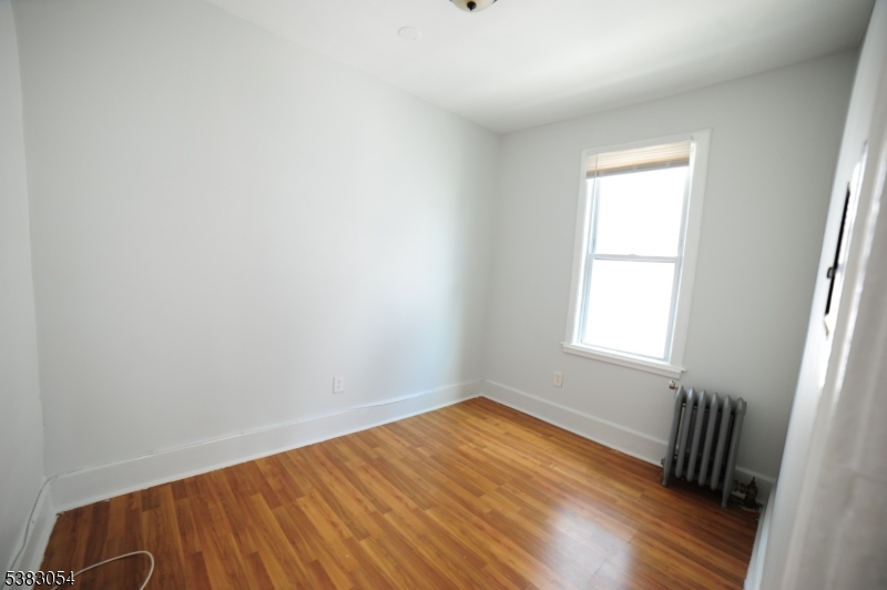 54 Cedar Ave 2nd Floor
