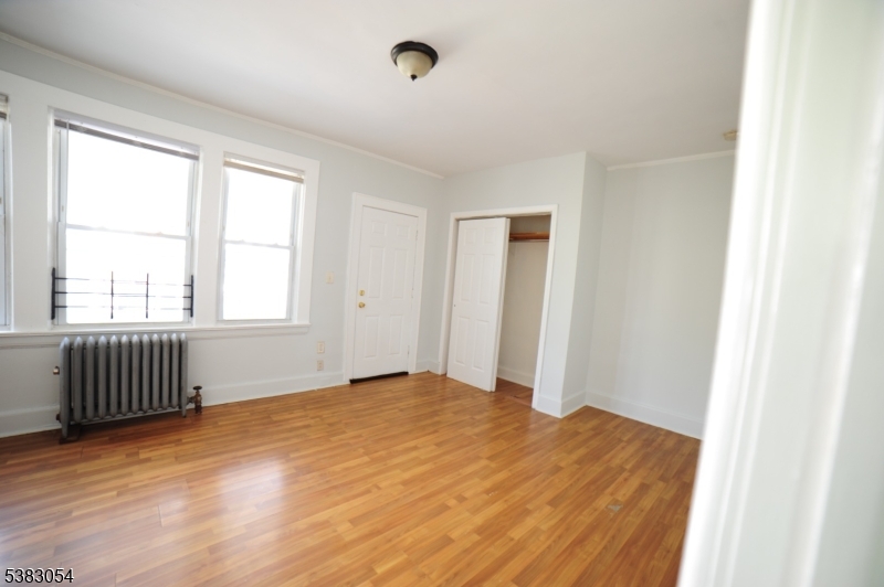 54 Cedar Ave 2nd Floor