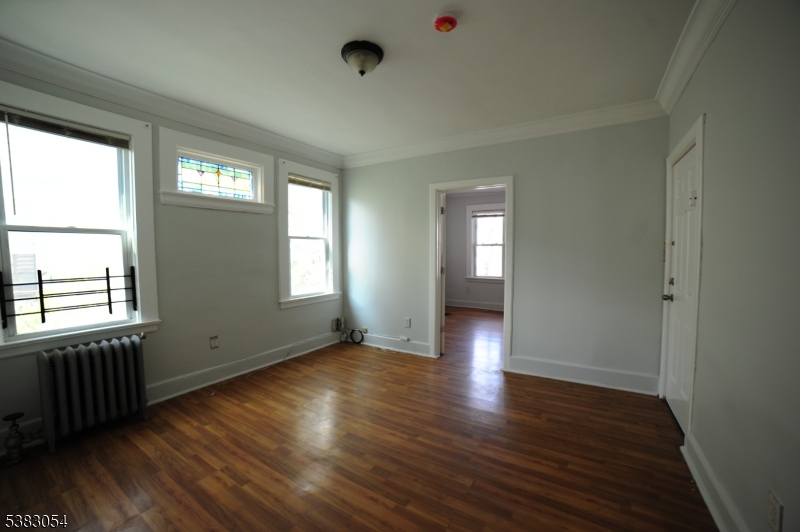 54 Cedar Ave 2nd Floor