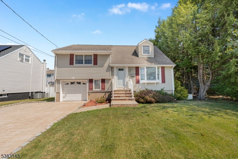 50 Crescent St