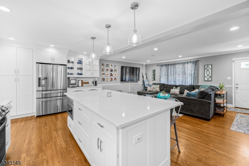 50 Crescent St