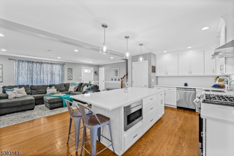 50 Crescent St