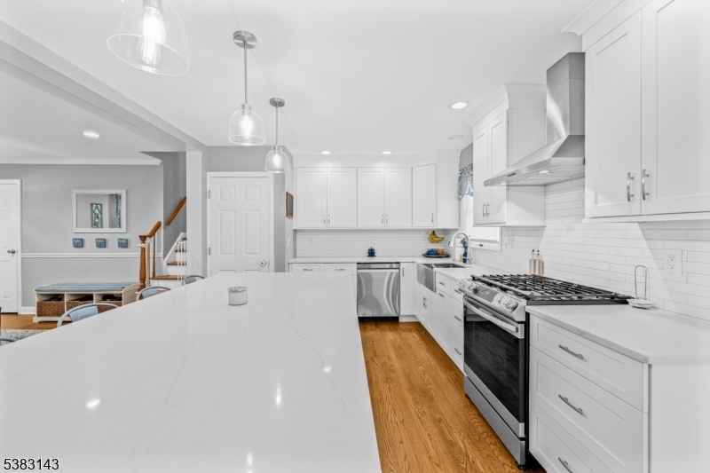 50 Crescent St