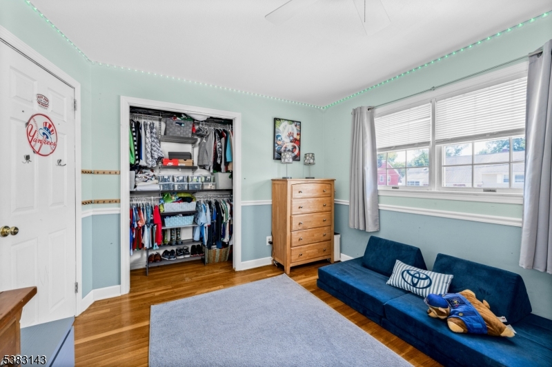 50 Crescent St