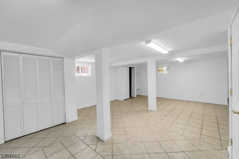 757 Ray Ave