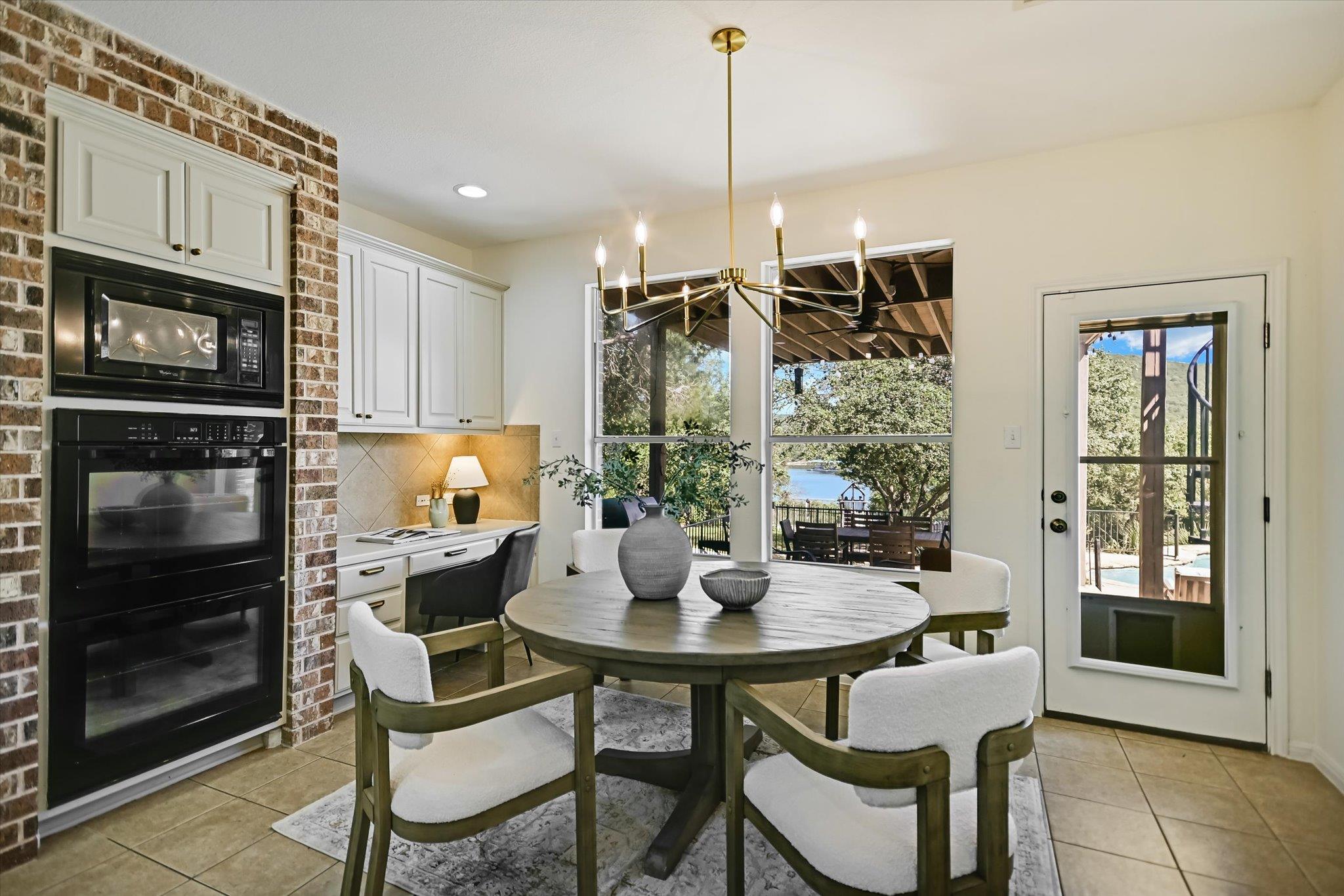 17120 Northlake Hills DR