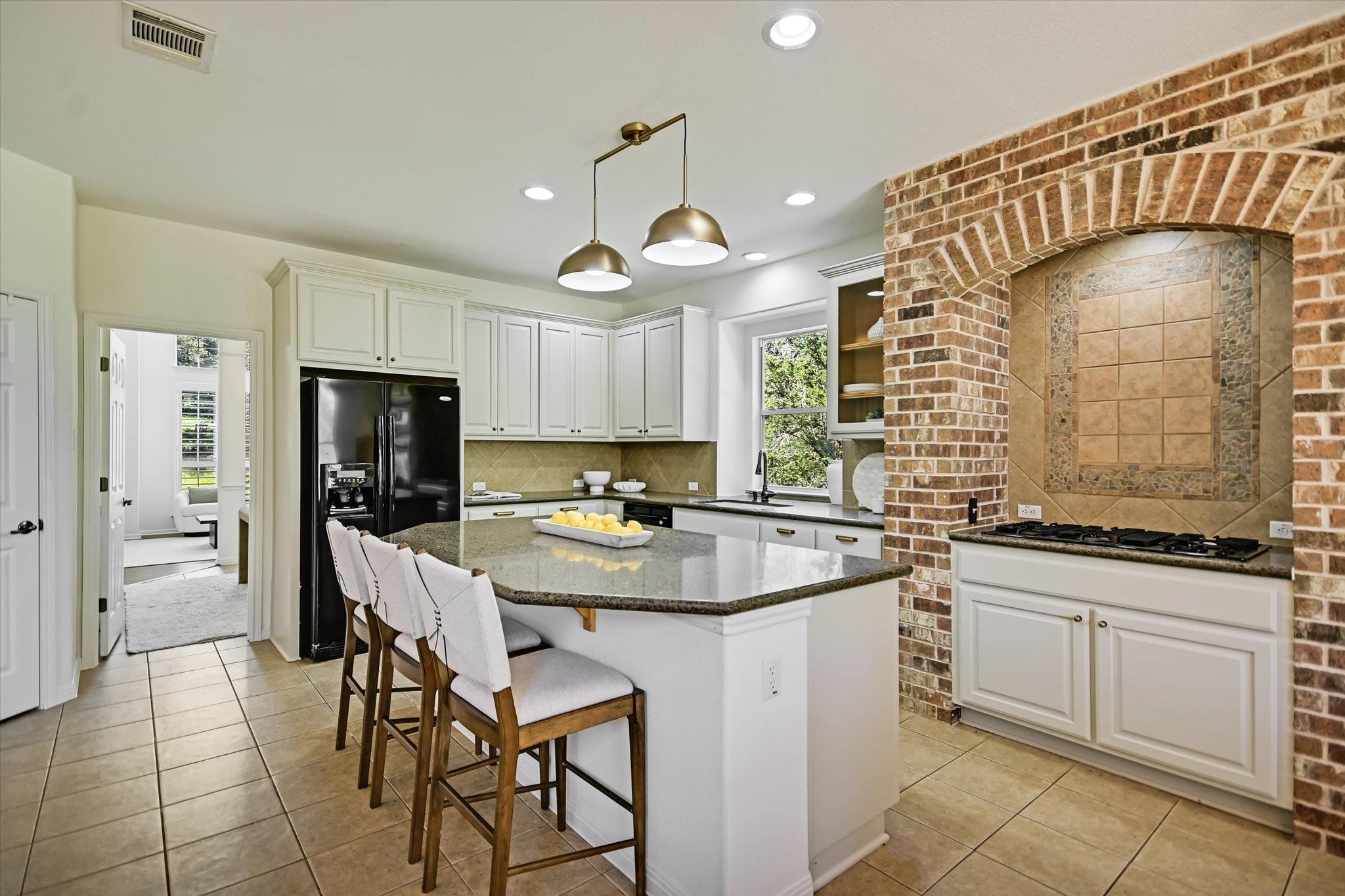 17120 Northlake Hills DR