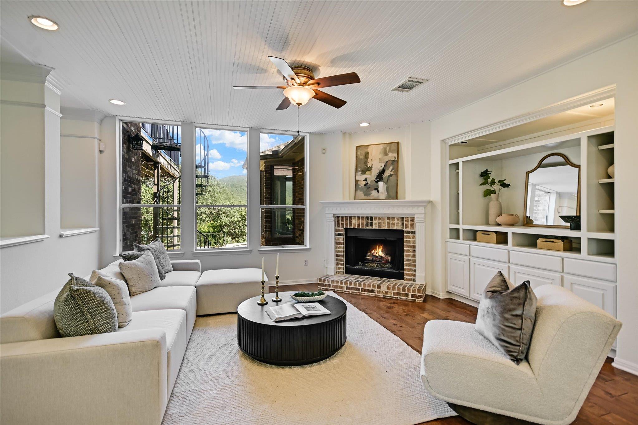 17120 Northlake Hills DR