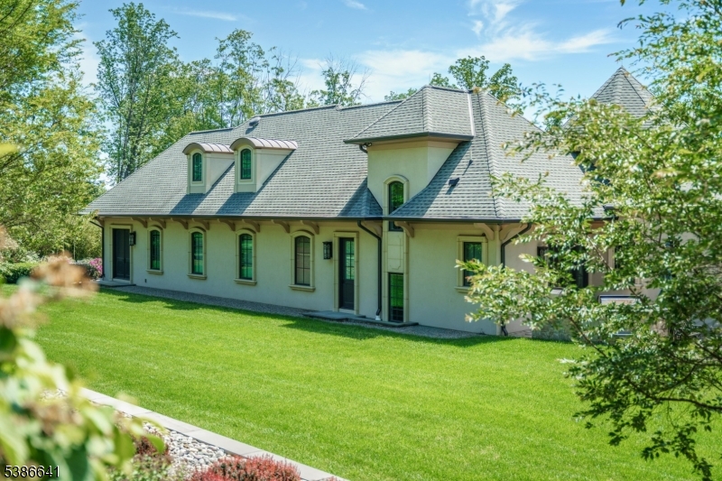 4 MASON HILL ROAD