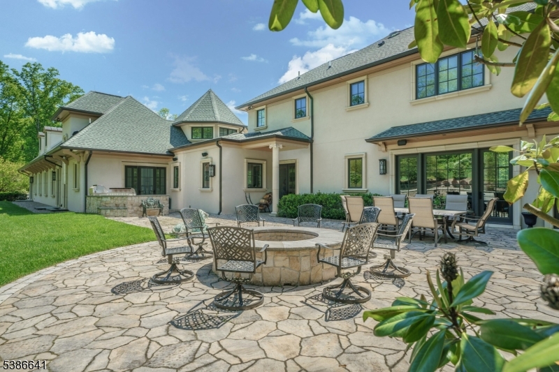 4 MASON HILL ROAD