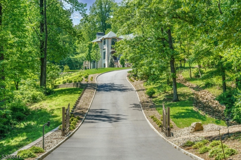 4 MASON HILL ROAD