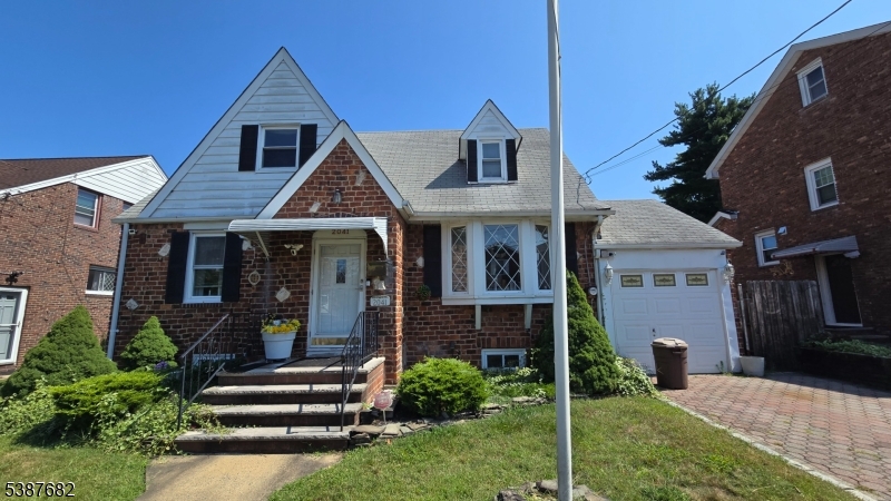 2041 Lentz Ave
