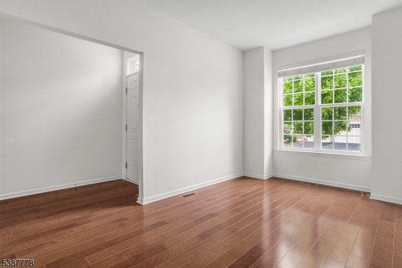 11 CORTLAND PLACE