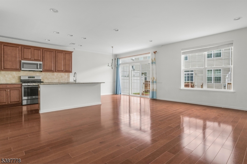 11 CORTLAND PLACE