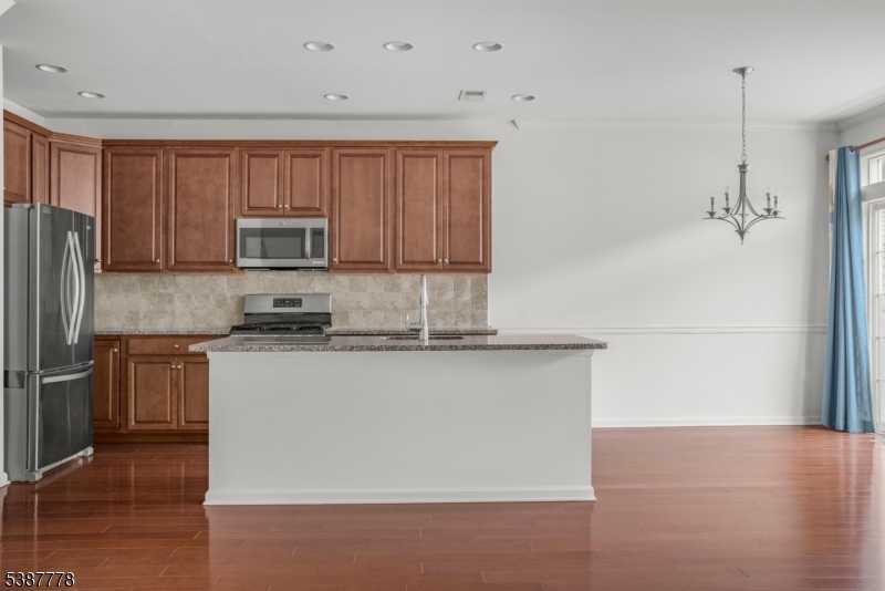 11 CORTLAND PLACE