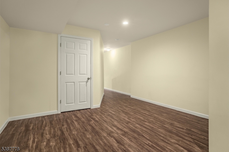 11 CORTLAND PLACE