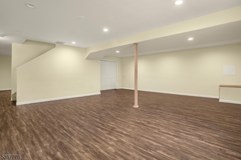 11 CORTLAND PLACE