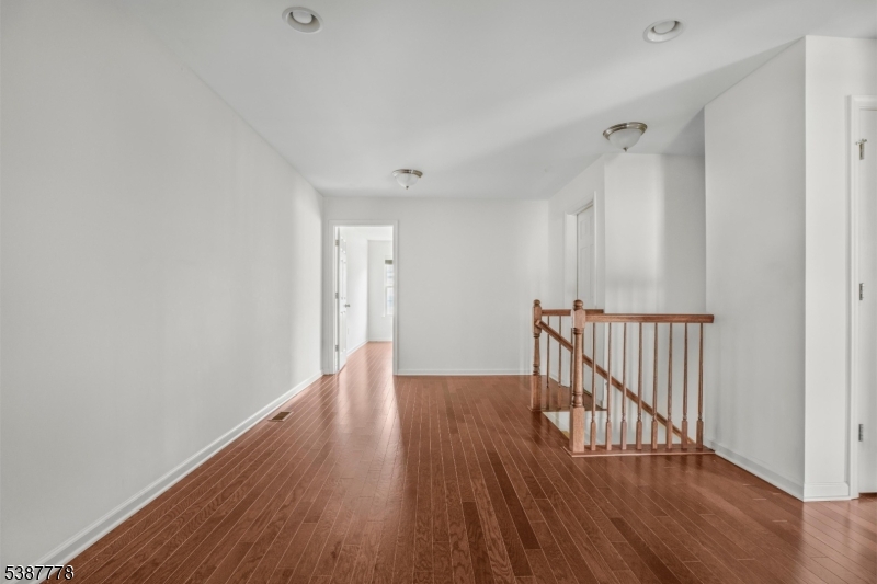 11 CORTLAND PLACE