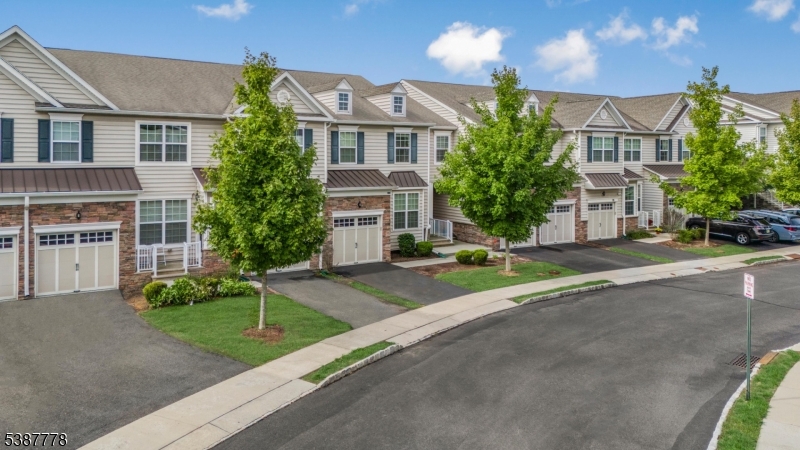 11 CORTLAND PLACE
