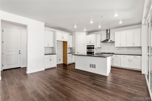8942 Whiteclover Street