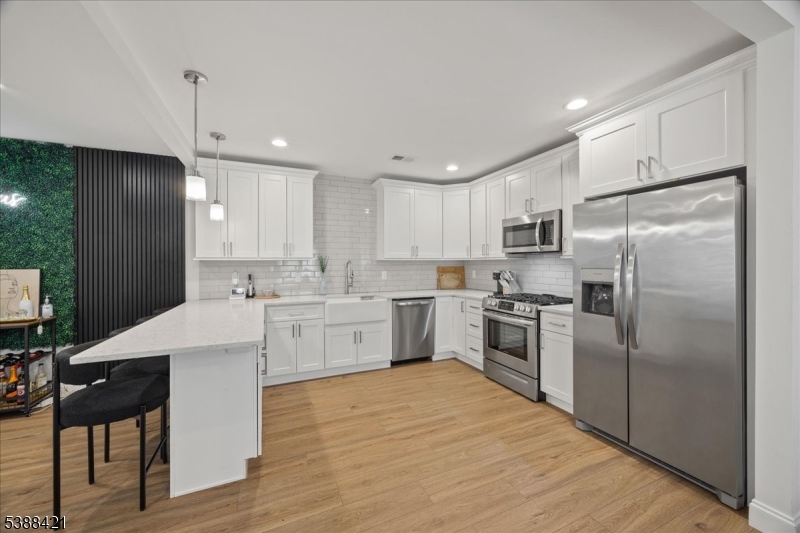 909 Bergen Ave