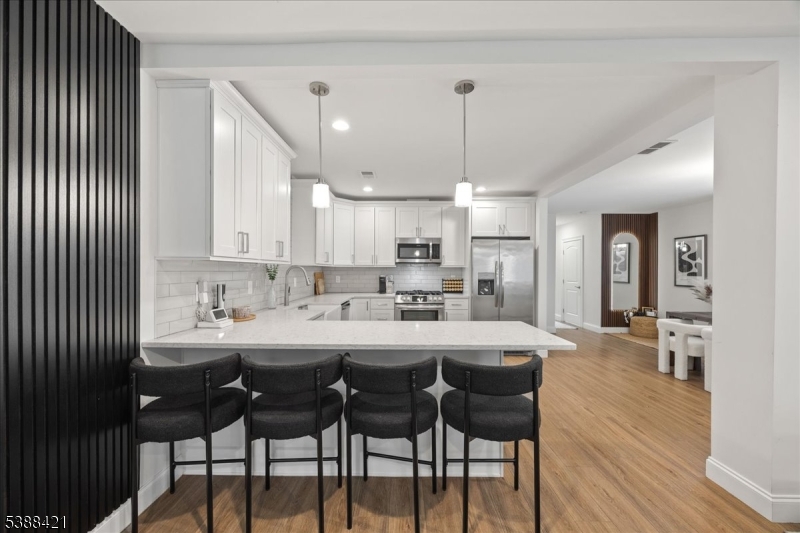909 Bergen Ave
