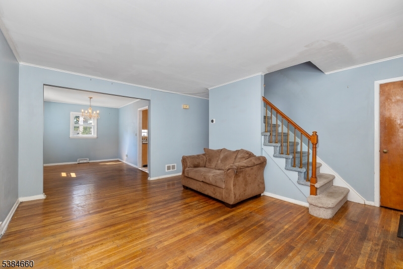 340 Jackson Ave