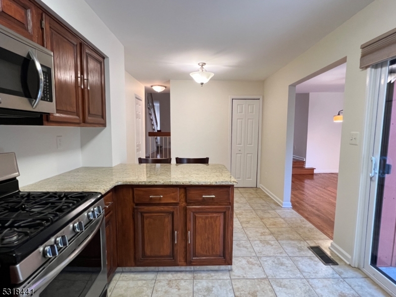 250 Ridgedale Ave A3