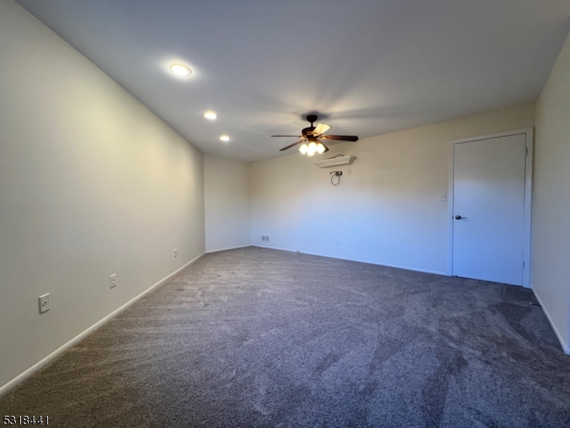 250 Ridgedale Ave A3