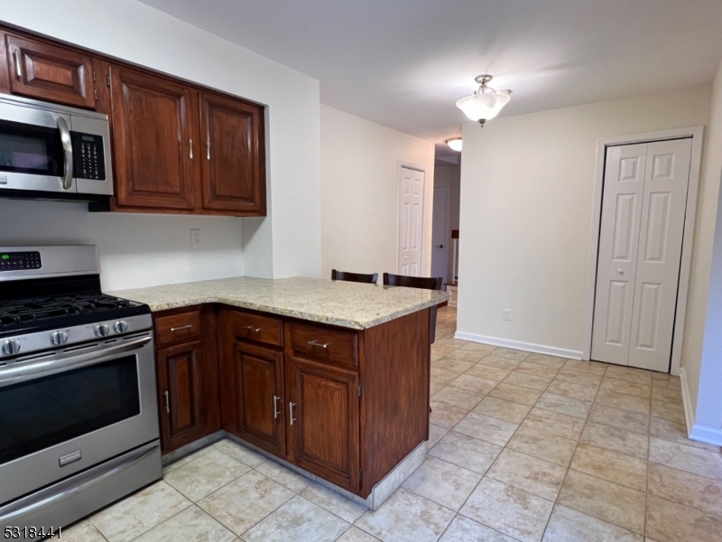 250 Ridgedale Ave A3