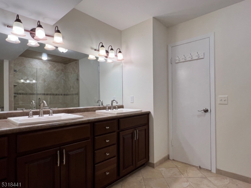 250 Ridgedale Ave A3