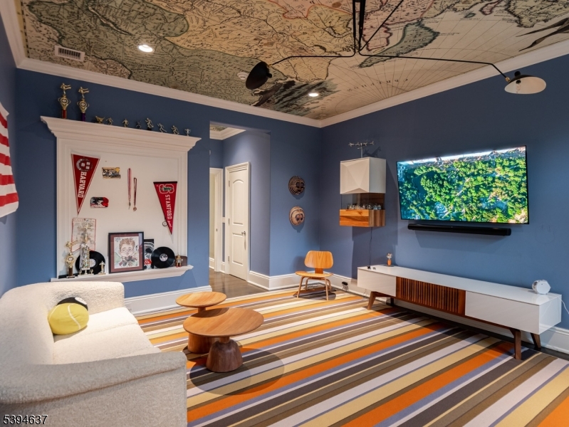 7 & 11 Stokes Farm Rd